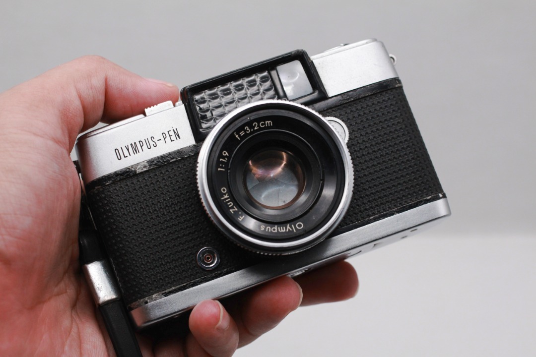 Olympus Pen-D [Half-Frame] (Category: Cameras) located in Marikina City. Submitted by musashixmusashi (Listing ID 1466589520, Image 1). Description: ₱2,000 fixed condition: 7/10 [visible signs of wear] • glass has wipe marks and minor fungus • clear viewfinder with clear frame lines function: 10/10 [no issues] • speeds and apertures work • light meter works • frame counter works • film advance and rewind work • pc sync port (for flash) works incl
