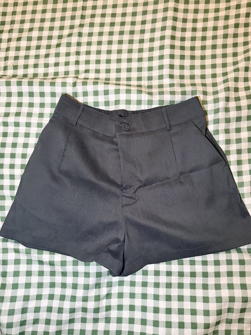 Cozy&Komfi Dark Grey Shorts (Category: Shorts) located in San Miguel. Submitted by matchalatte23_ (Listing ID 1467994053, Image 1). Description: - Brand: Cozy & Komfi - Color: Dark Grey - Size: S1 - Waistband: Comfortable elastic style with sturdy belt loops - Details: Clean and durable stitching throughout - Condition: Excellent, ready to wear - Mode of Payment: GCash, Bank Transfer .