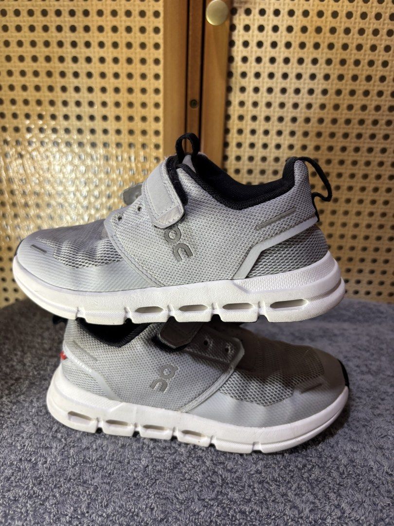 On Cloud Grey Kids Sneakers Velcro (Category: Babies & Kids Fashion) located in Manila. Submitted by wardrobeinmnl (Listing ID 1467894158, Image 2). Description: Size: 18.4cm - Brand: On Cloud Kids Sneakers - Color: Grey and white with black collar lining - Closure: Easy velcro strap for quick on and off - Comfort: Breathable mesh upper and cushioned white sole .
