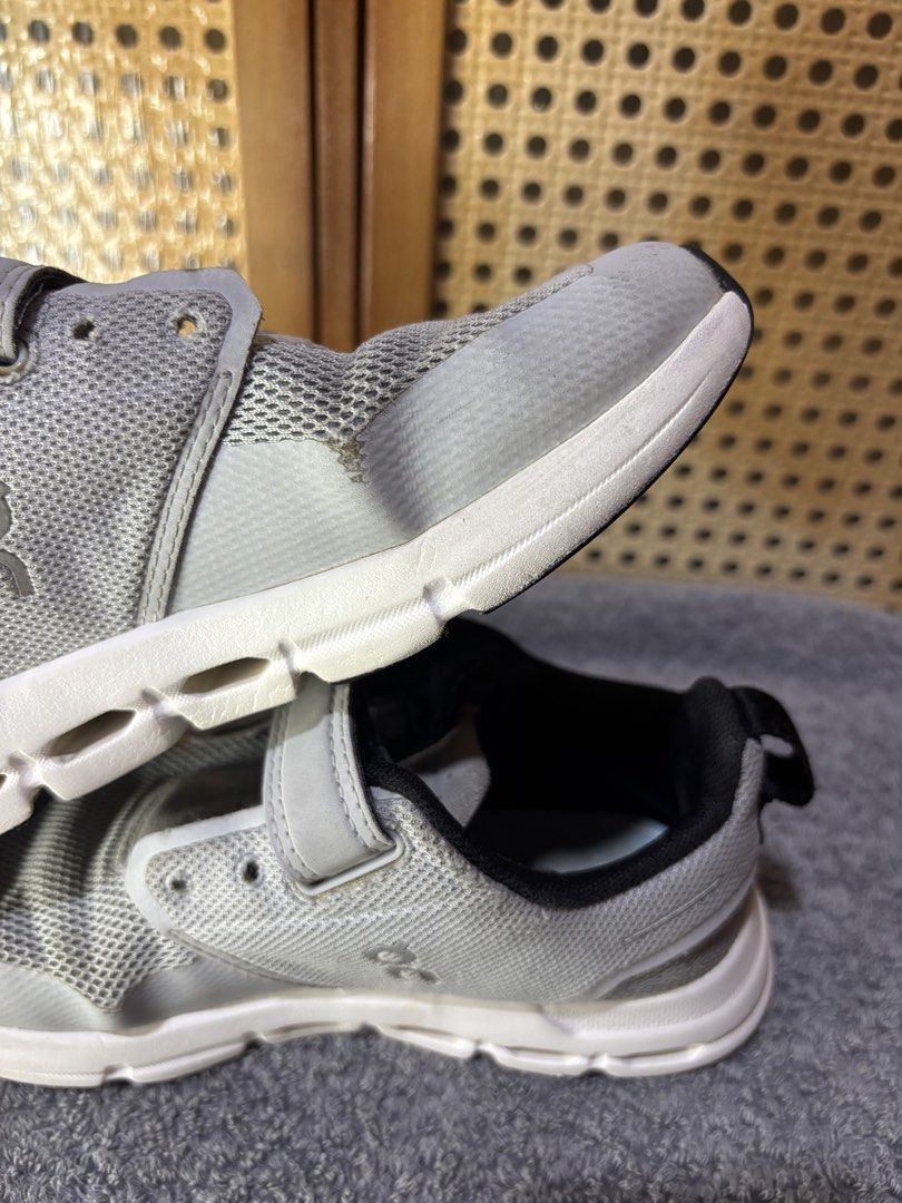 On Cloud Grey Kids Sneakers Velcro (Category: Babies & Kids Fashion) located in Manila. Submitted by wardrobeinmnl (Listing ID 1467894158, Image 3). Description: Size: 18.4cm - Brand: On Cloud Kids Sneakers - Color: Grey and white with black collar lining - Closure: Easy velcro strap for quick on and off - Comfort: Breathable mesh upper and cushioned white sole .