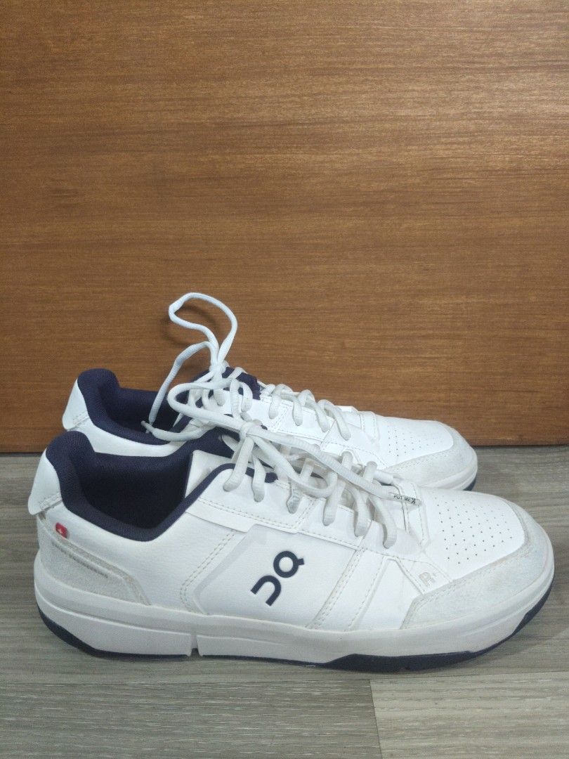 On Running The Roger Advantage White Navy US 8.5 (Category: Sneakers) located in San Mateo. Submitted by roxyj120919 (Listing ID 1467879755, Image 3). Description: Selling On Running The Roger Advantage in White/Navy Blue, Size US 8.5 / UK 8 / EU 42. Classic tennis sneaker style with subtle suede overlays. Worn a few times with minor scuffs on the suede toe area. Grab them now!.
