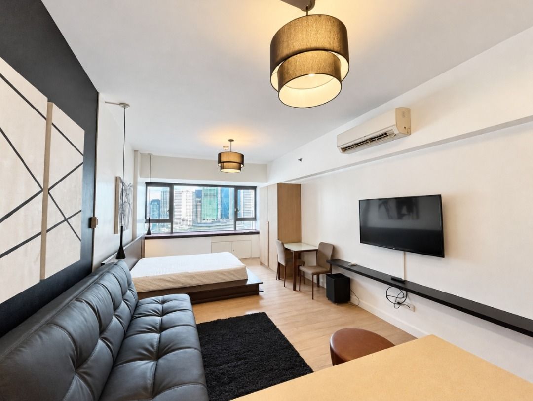 ONE SHANGRI-LA PLACE STUDIO UNIT FOR RENT (Category: Apartments & Condos) located in Quezon City. Submitted by cesavila (Listing ID 1467846353, Image 2). Description: 🏙️ ONE SHANGRI-LA PLACE STUDIO UNIT FOR RENT 📍 14th Floor, North Tower • Floor area: 45 sqm • Studio unit • No parking 💰 ₱40,000/month, inclusive of association dues 📄 Minimum lease term: 1 year 📋 LEASE TERMS Minimum 1-Year Contract 2 Months Advance Rental 2 Months Security Dep
