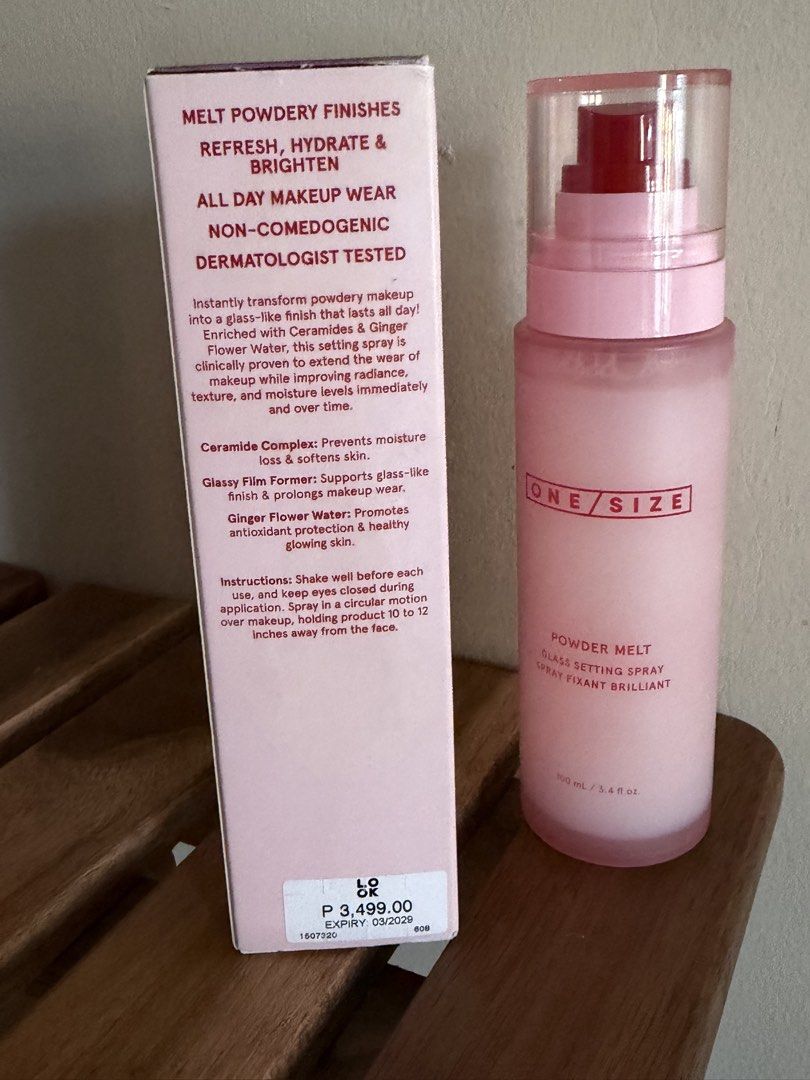 ONE/SIZE Powder Melt Glass Setting Spray 100 mL (Category: Makeup) located in Manila. Submitted by nicauliflower77 (Listing ID 1468054991, Image 2). Description: - Size: Full size 100 mL with original box - Key Benefits: Transforms powdery makeup into a hydrating, glass-like finish while extending wear - Expiry Date: 03/2029 - Original Retail Price: 3,499.00 PHP Purchased Oct 13, 2026 Rfs: tried to see for glass skin finish but di kinaya my oily 