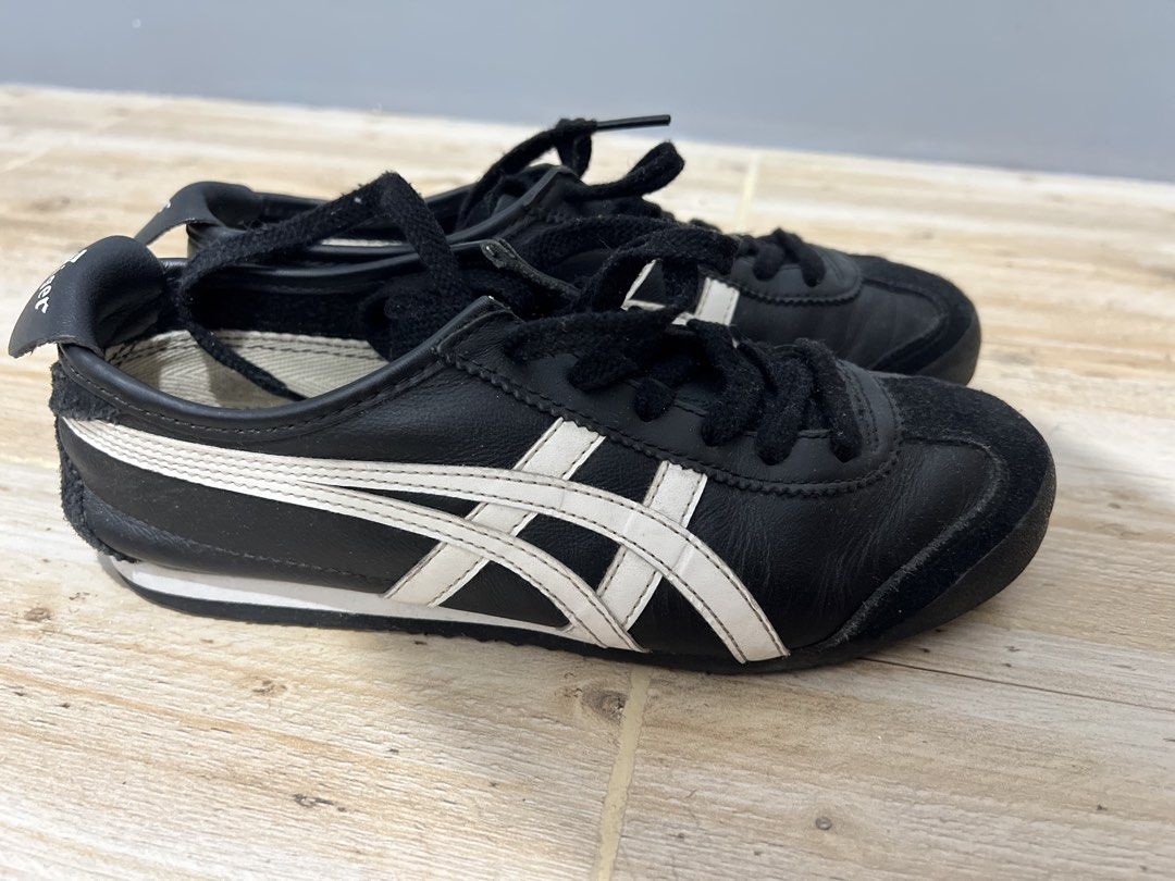 Onitsuka Tiger Mexico 66 (Category: Sneakers) located in Manila. Submitted by noahnoah28 (Listing ID 1467997012, Image 2). Description: Fits 23.5-24cm. 100% authentic Box was thrown away already. Add 79 for sf through J&T.