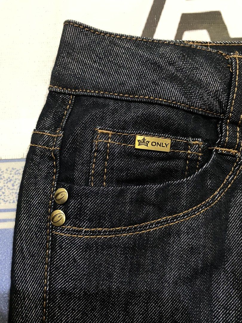 Only Jeans Boot Cut Raw Denim Flared Jeans (Category: Jeans) located in Rosario. Submitted by thrift_king_ali (Listing ID 1467856375, Image 3). Description: Only Raw Denim Boot Cut Flare Dimes: W-29 L-38 Leg opening: 10.5 inches thigh: 10.5 inches no issue excellent condition 550+sf.