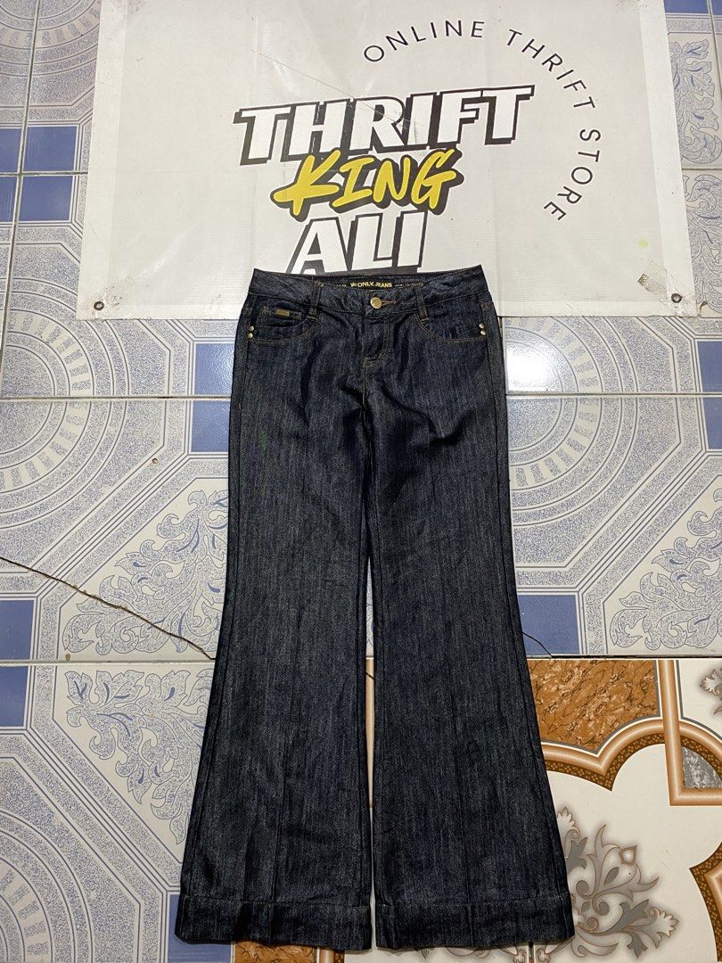 Only Jeans Boot Cut Raw Denim Flared Jeans (Category: Jeans) located in Rosario. Submitted by thrift_king_ali (Listing ID 1467856375, Image 1). Description: Only Raw Denim Boot Cut Flare Dimes: W-29 L-38 Leg opening: 10.5 inches thigh: 10.5 inches no issue excellent condition 550+sf.