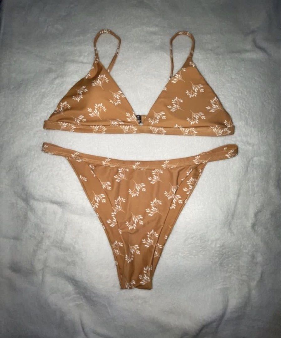 Orange bikini (Category: Bikinis & Swimsuits) located in Muntinlupa City. Submitted by shoujikiyedips (Listing ID 1467893794, Image 1). Description: .