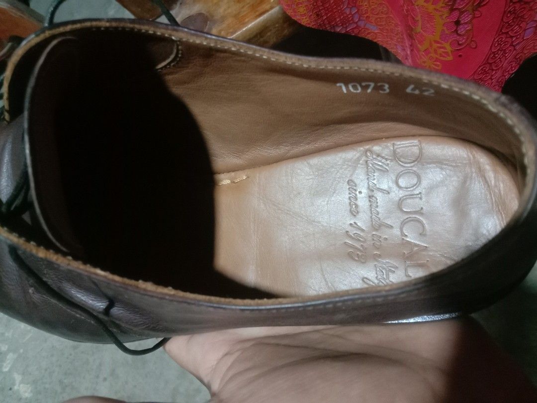 Orig DOUCALS luxe mens derby (Category: Dress Shoes) located in Baguio. Submitted by oliviapreloved100620 (Listing ID 1467928809, Image 3). Description: Genuine aged brown leather made in Italy mens lace-up mens shoes.