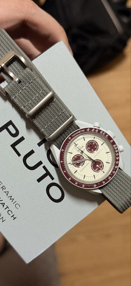 Orig Moonswatch Pluto (Category: Luxury Watches) located in San Juan City. Submitted by drew4601 (Listing ID 1468057385, Image 3). Description: Like new. Orig Moonswatch Pluto W/ box n papers.