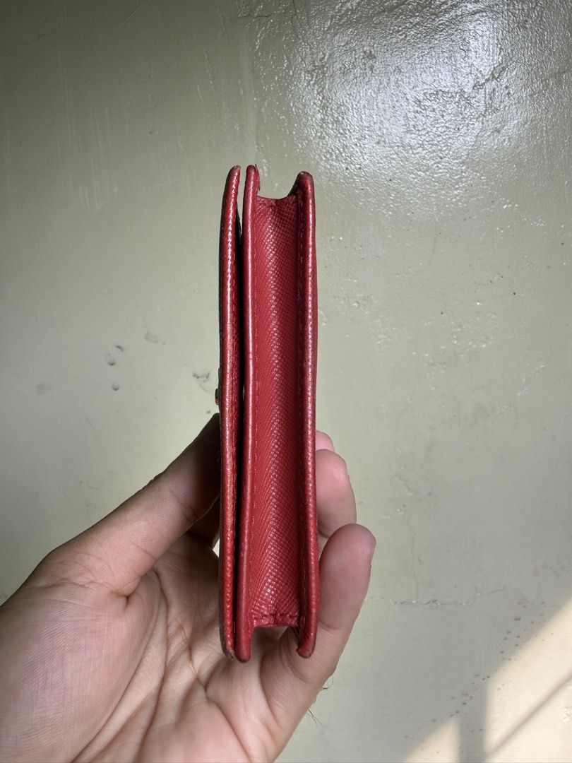 Orig Prada Card holder (Category: Wallets & Card holders) located in Cagayan de Oro. Submitted by negosyantesibengineer (Listing ID 1467896162, Image 3). Description: .