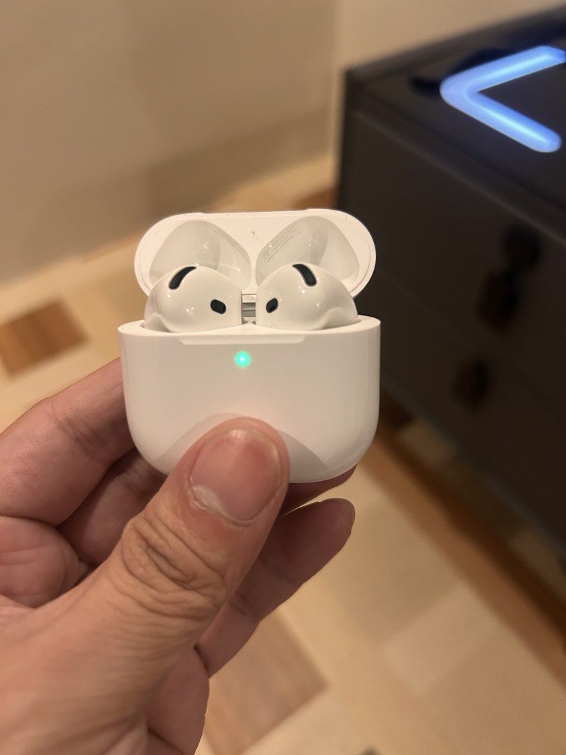 Original Apple Airpods 4 (Non ANC) (Category: Earphones) located in Manila. Submitted by Tjuan13 (Listing ID 1467985296, Image 1). Description: Try Secondhand Original Apple Airpods 4 (Non ANC) for only Php 5500 -100% Original -Free Usb C cable -Free Silicon Case -Smoothness 96% Front & 97% Back -Good battery life -Matagal Malowbat, Mabilis magcharge -Good quality -Crisp Button -Actual Photo -Ready to use -No Box -No swap -Free Shipping via Lalam