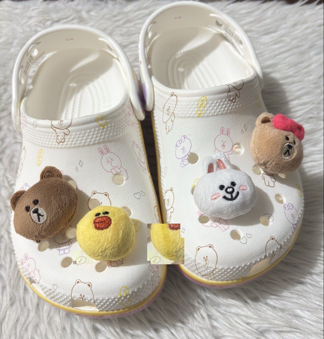 Original Crocs x Line Friends J2 size (Category: Sandals) located in Paranaque City. Submitted by dalle_closet (Listing ID 1467884334, Image 3). Description: size: J2 outsole: 9 inches like friends x crocs collab slightly used pa to.