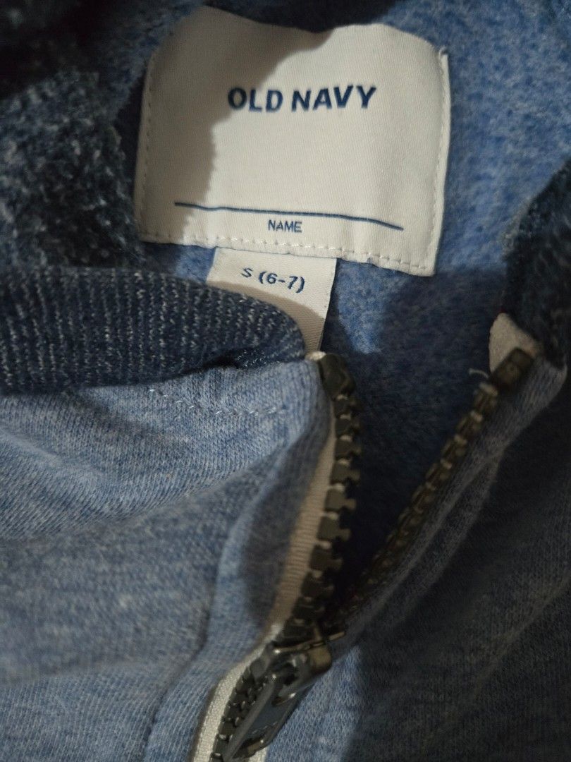 Original OLD NAVY Hoody (Category: Babies & Kids Fashion) located in Paranaque City. Submitted by houseofjacob (Listing ID 1467932855, Image 2). Description: 👕 **Fits ages 4-6years old**, depending on your little one’s size. 💯ORIGINAL Selling my son’s outgrown clothes, mostly purchased from malls and abroad. These clothes still have lots of love to give and are ready for their next little owners! 🥰❤️ 🎁 **A Little Love Goes a Long Way!** Half 