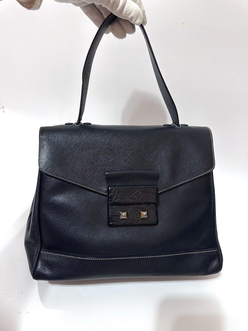 💯Original PRADA Saffiano (Category: Luxury Bags & Wallets) located in Cebu City. Submitted by jam_bagelyas (Listing ID 1467981111, Image 3). Description: .