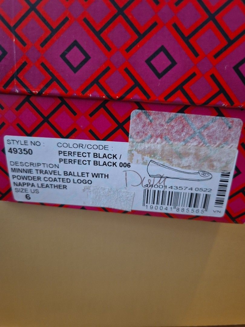 Original Tory Burch Flats size6 (Category: Flats & Sandals) located in Quezon City. Submitted by annderthesun (Listing ID 1467841533, Image 3). Description: used 2x only size 6 with box rfs declutter.