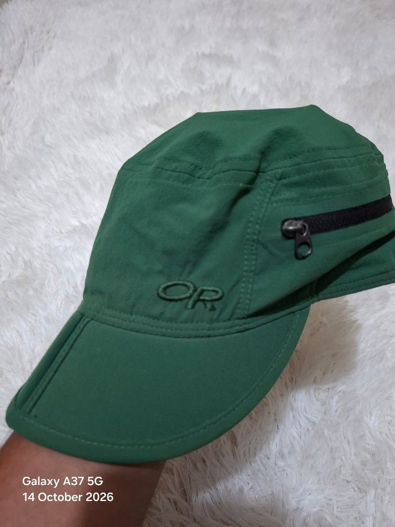 Outdoor Research Ferrosi Radar Cap (Category: Caps & Hats) located in Manila. Submitted by thriftfinds_tagum (Listing ID 1467979693, Image 2). Description: Outdoor Research Ferrosi Radar Cap Like new condition Size: S/M adult Ultra Light Cap Ideal for Trekking/Running Water Repellent ✅ Foldable brim, pwede nyo lang ibulsa ✅ Garterized ✅ 🏷️380.00.