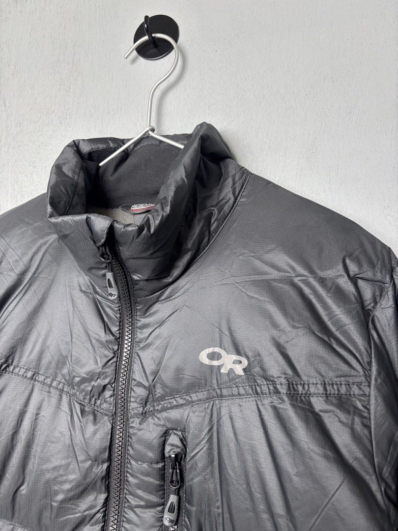 Outdoor Research Men's Transcendent Packable Down Puffer Jacket (Category: Coats, Jackets and Outerwear) located in Mandaluyong City. Submitted by fellas_ph (Listing ID 1467941986, Image 3). Description: Excellent condition No issues Size L 23" Width 28" Length .