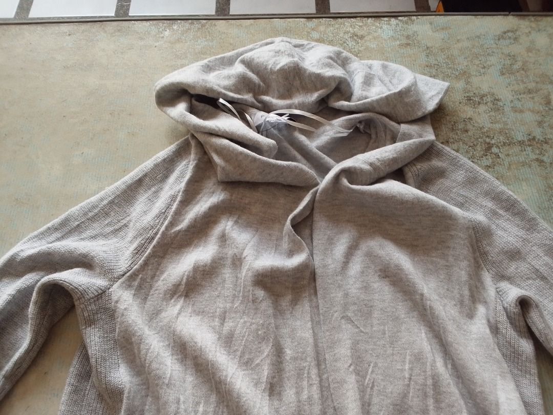 Outwear US BBEWTAG (Category: Coats, Jackets and Outerwear) located in Los Banos. Submitted by mania-62906 (Listing ID 1467881848, Image 2). Description: BNEWTAG. US Extra Small.