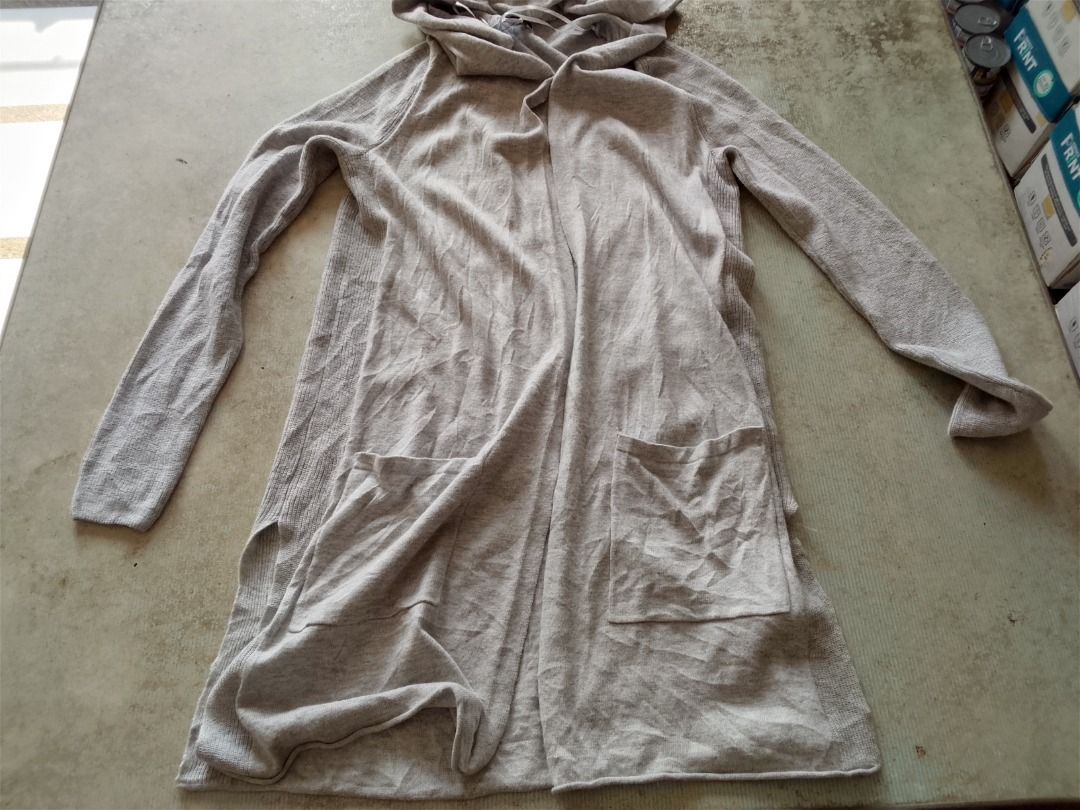 Outwear US BBEWTAG (Category: Coats, Jackets and Outerwear) located in Los Banos. Submitted by mania-62906 (Listing ID 1467881848, Image 3). Description: BNEWTAG. US Extra Small.