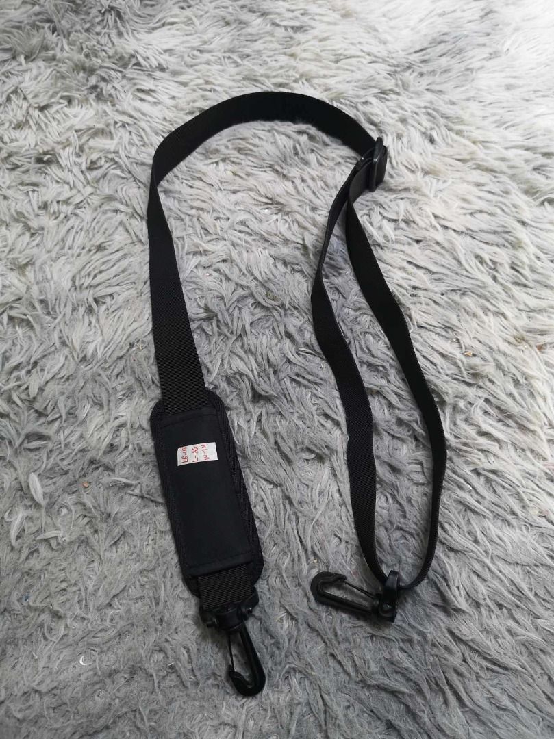 Padded Cushion Black Adjustable Bag Strap (Category: Sling Bags) located in Santa Cruz. Submitted by jmy_surplus.2 (Listing ID 1467967753, Image 1). Description: Size ; L- 36 W - 1.4 Color ; Black Type ; Bag Strap Brand ; No brand Material ; Nylon Style ; Black Adjustable Bag Strap LG 118 JMY 3 Batch #225.