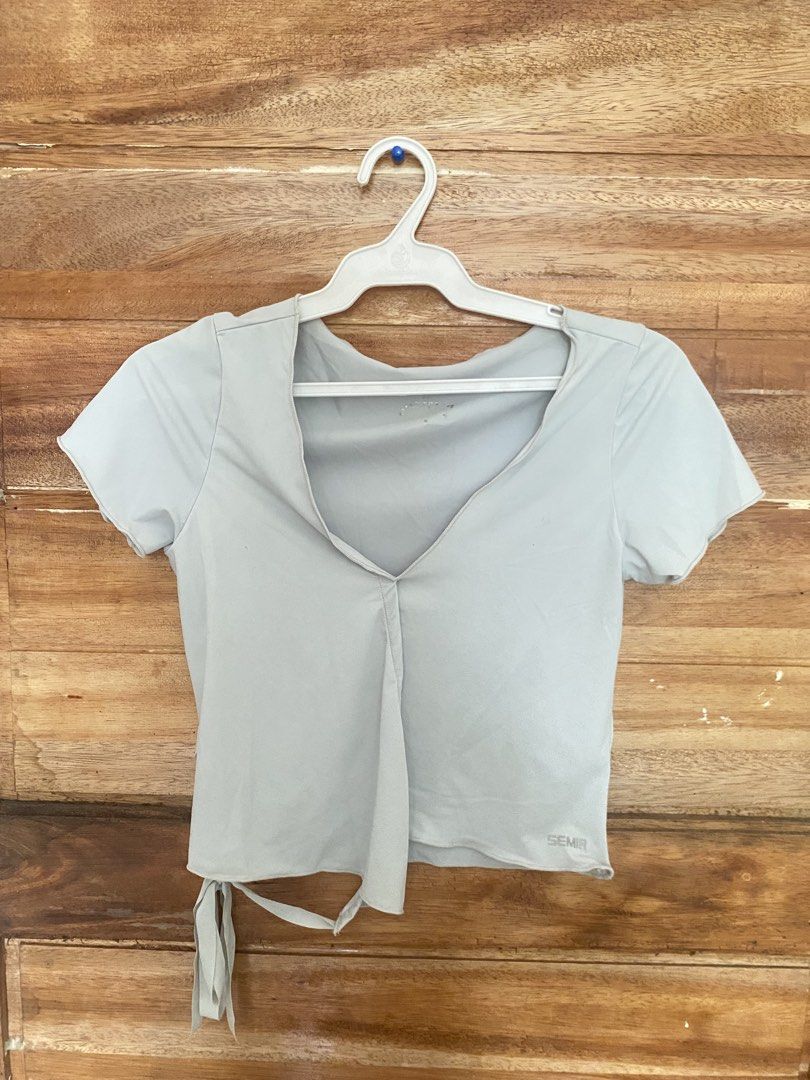 Pale Blue Top (Category: Blouses) located in Maramag. Submitted by 88forke (Listing ID 1467986917, Image 1). Description: .