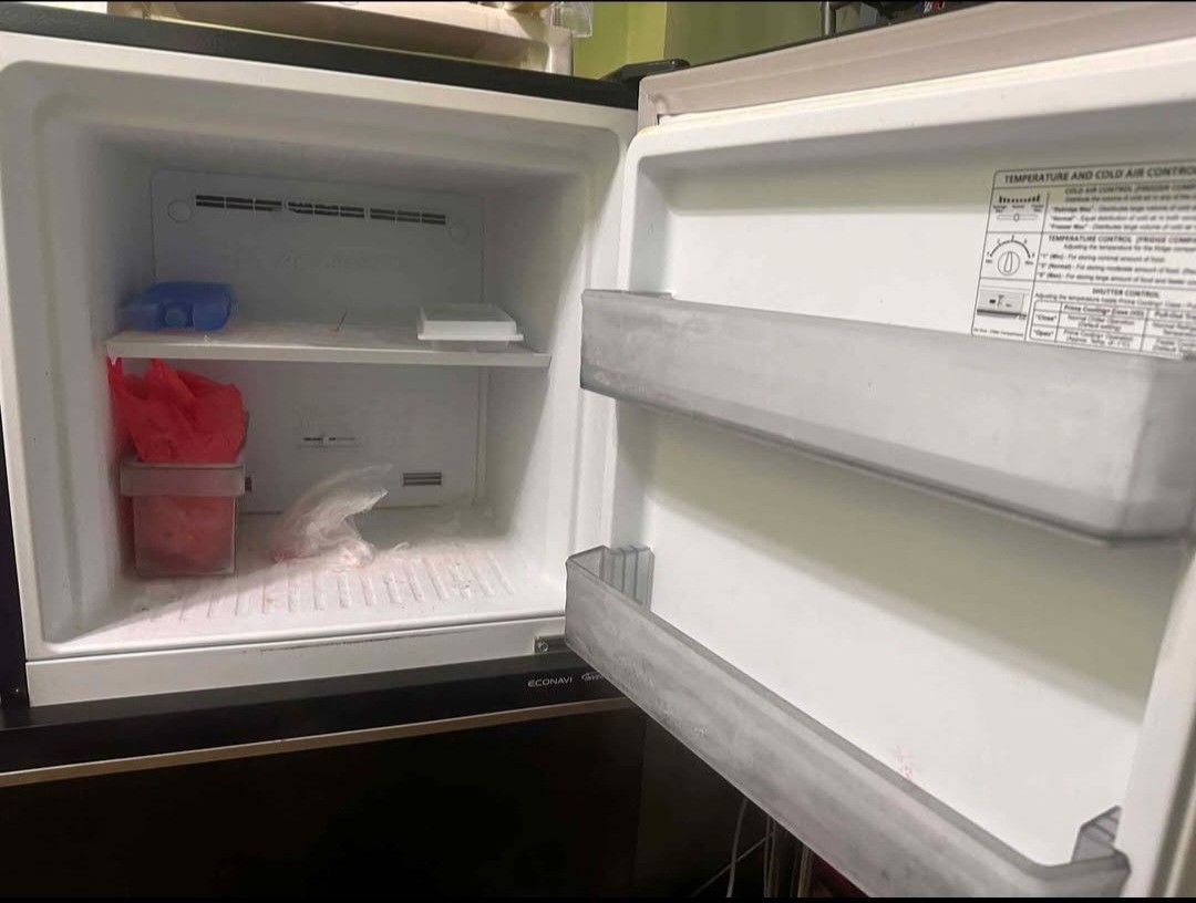 Panasonic Econavi Inverter (Category: Refrigerators and Freezers) located in Manila. Submitted by bOuChArD (Listing ID 1467849508, Image 3). Description: Used but now abuse.. 👌 RFS: lipat bahay...