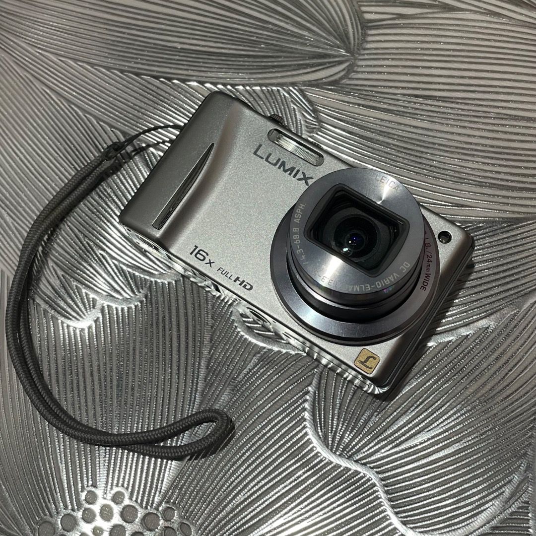Panasonic Lumix DMC-ZS10 Digital Camera (Category: Cameras) located in Quezon City. Submitted by my_cabinet (Listing ID 1467885795, Image 1). Description: First to pay basis! ♡ READ T&C on bio first before offering! • Flash - Working! • All buttons working • Body condition: See pics Inclusions: • Battery • Strap Note: No functional issue! Parang may dumi lang sa lens but malinaw pa rin. Sample shots/video will be sent thru IG/IMS/DRIVE 📍Quezon C