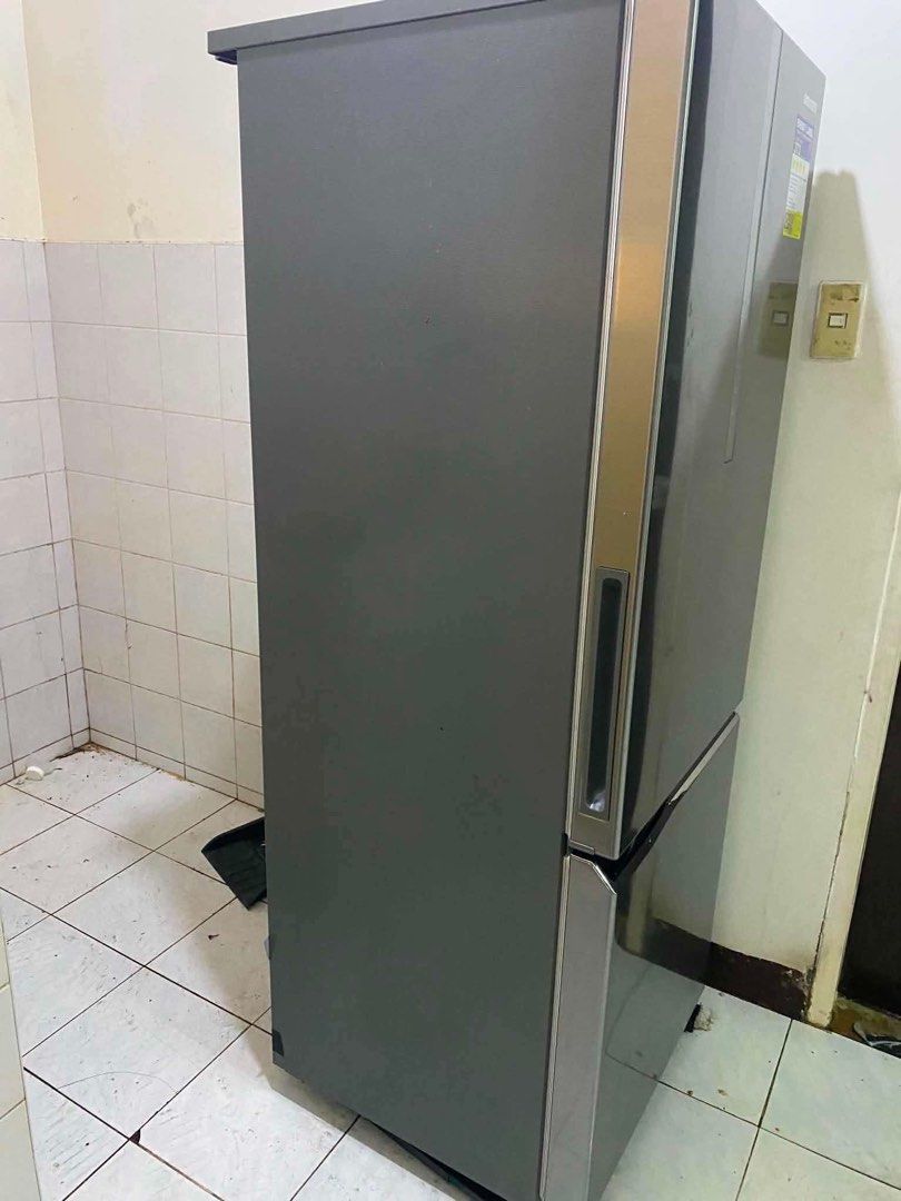 Panasonic Refrigerator and freezer (Category: Refrigerators and Freezers) located in Manila. Submitted by takiikanataa (Listing ID 1468050174, Image 2). Description: Model number: NR-BV320X In good condition with minimal scratches. (Normal issue to used items) Has been taken care correctly with monthly cleaning schedule. Bought 4 months ago. RFS: Will switch to a smaller fridge..