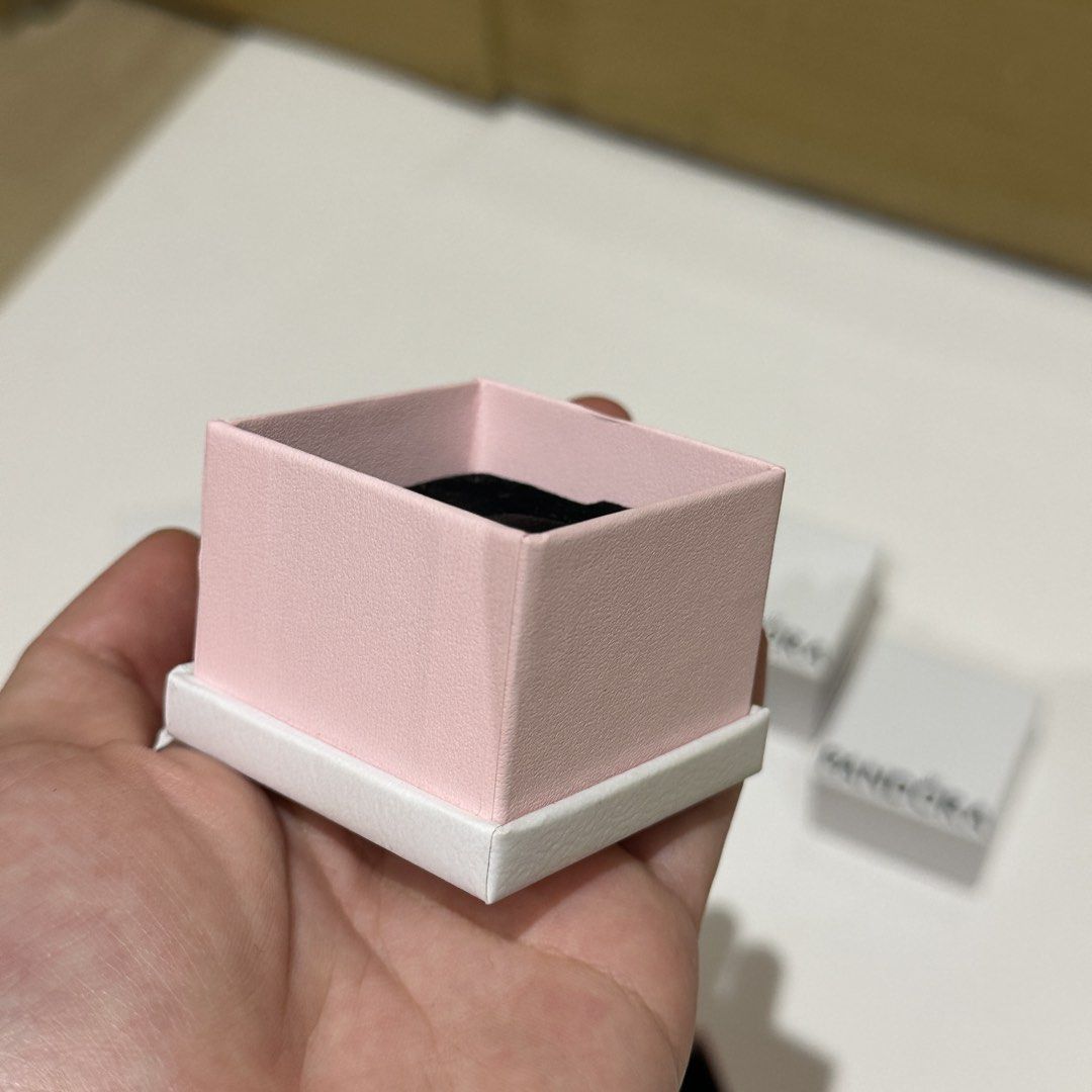 Pandora charm boxes complete inclusion box new (Category: Charms) located in Quezon City. Submitted by timelessfinds (Listing ID 1468023218, Image 3). Description: 8 pieces available ₱300 each, can give discount if getting 2 or more Complete inclusions with silica gel, charm foam and pully.