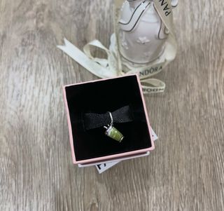 (Category: ) located in . Submitted by love.jewels (Listing ID 1467978017, Image 1). Description: .