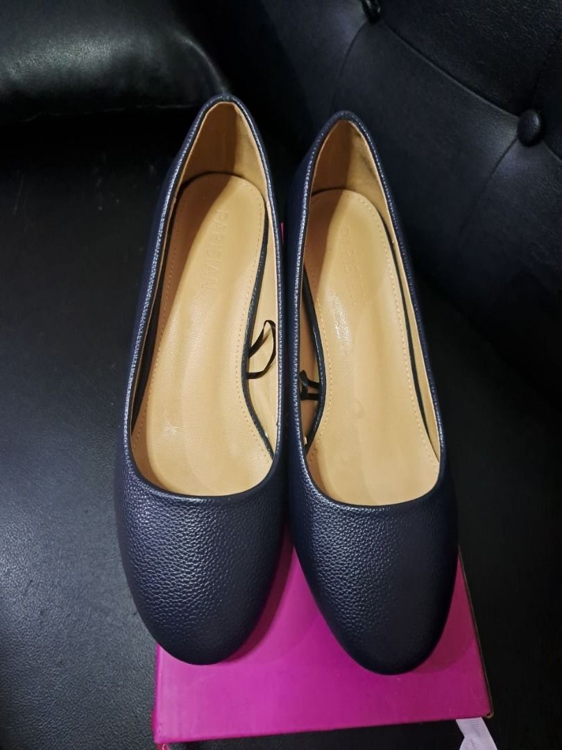 Parisian Navy Blue Block Heels (Category: Heels) located in Caloocan City. Submitted by marla_g122 (Listing ID 1468058288, Image 2). Description: - Brand: Parisian - Color: Navy blue - Material: Textured faux leather with rounded toes - Heel Type: Comfortable chunky heel for easy walking - Condition: Clean insoles and solid outsoles - Inclusions: Comes with original bright pink shoebox ✨ Original Price: ₱900 ✨ Selling Price: ₱500 ✨ Bought: Last y