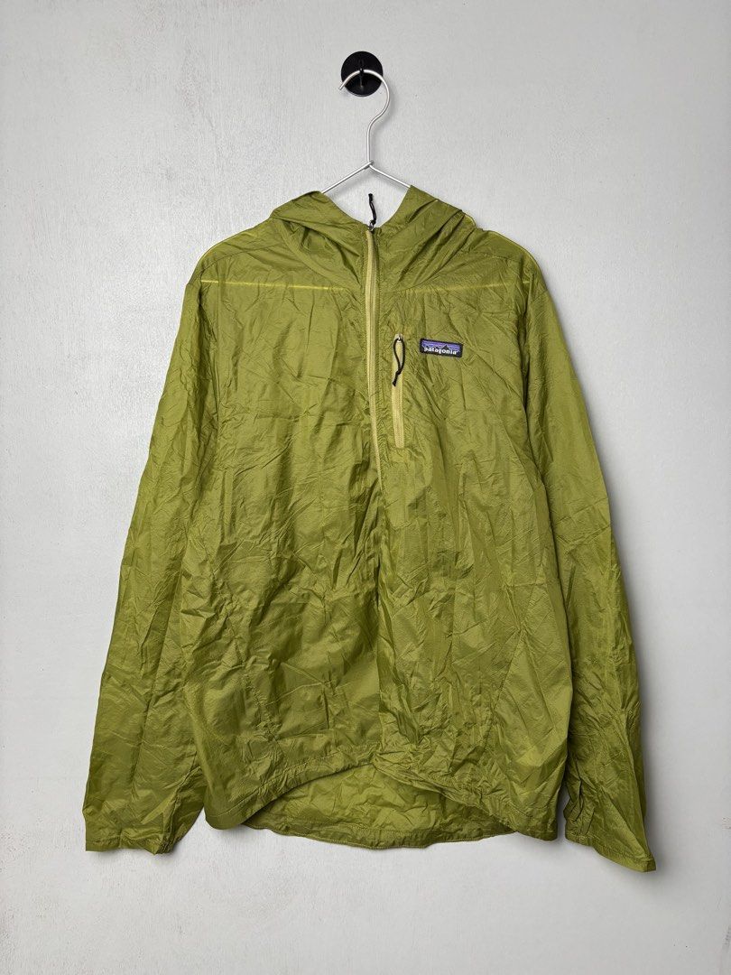 Patagonia Men's Packable Lightweight Houdini Jacket (Category: Coats, Jackets and Outerwear) located in Mandaluyong City. Submitted by fellas_ph (Listing ID 1467956721, Image 2). Description: Excellent condition No issues YKK zippers Size XL 23" Width 27.5" Length (Front) 30" Length (Back).