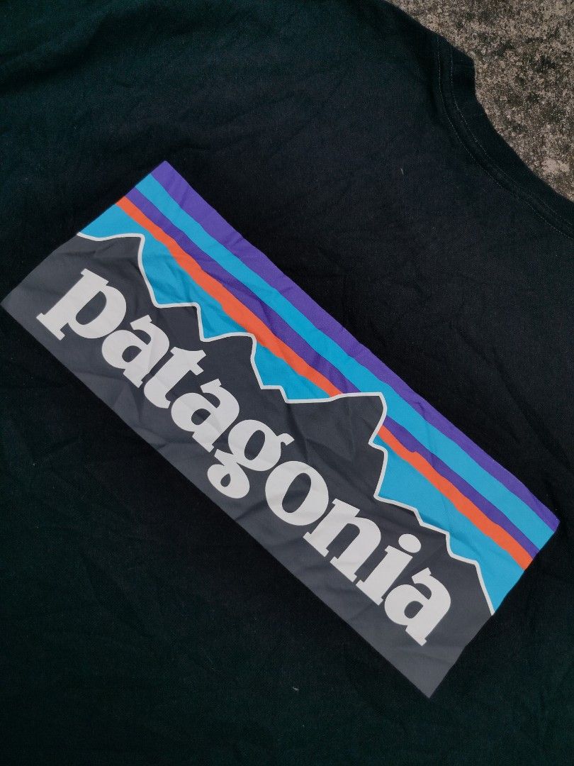 Patagonia Tee (Category: Tshirts & Polo Shirts ) located in Midsayap. Submitted by rogeandrei29987 (Listing ID 1468029769, Image 3). Description: 📌Patagonia •XL on tag •24.5x30.5 •9.5/10 cr •Lints •Excellent MOP: Gcash Courier✈️: Flash Express Unli vouch/Vc with item Loc: Parang, Maguindanao❤️.