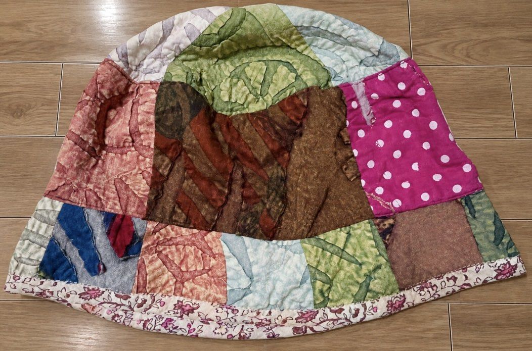 Patchwork bucket hat (Category: Hats & Beanies) located in Naga. Submitted by alleb100493 (Listing ID 1467865837, Image 1). Description: .