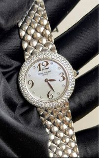 (Category: ) located in . Submitted by LuxPieces (Listing ID 1468050462, Image 1). Description: .