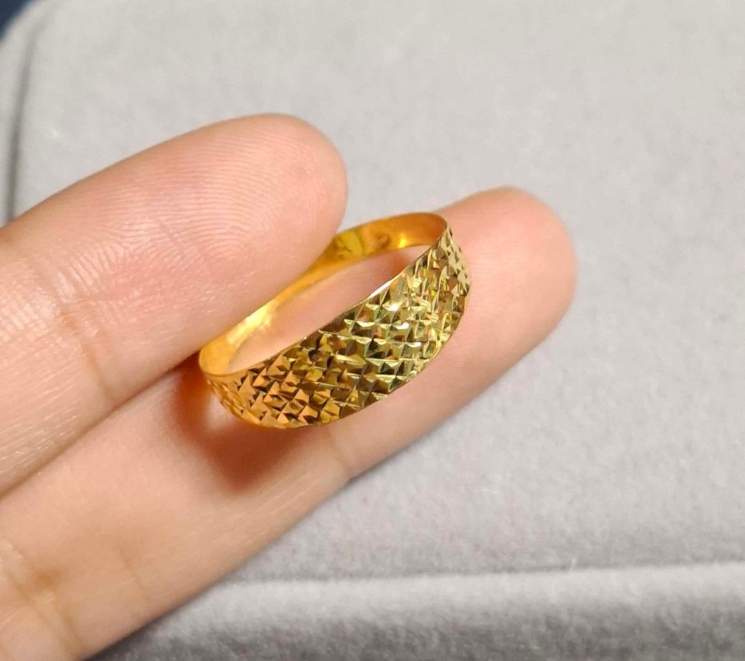 Pawnable Gold Diacut Band Ring (Category: Rings) located in Manila. Submitted by momshykcaaonlineshop (Listing ID 1468055610, Image 1). Description: 💯 Pawnable Gold Jewelries.