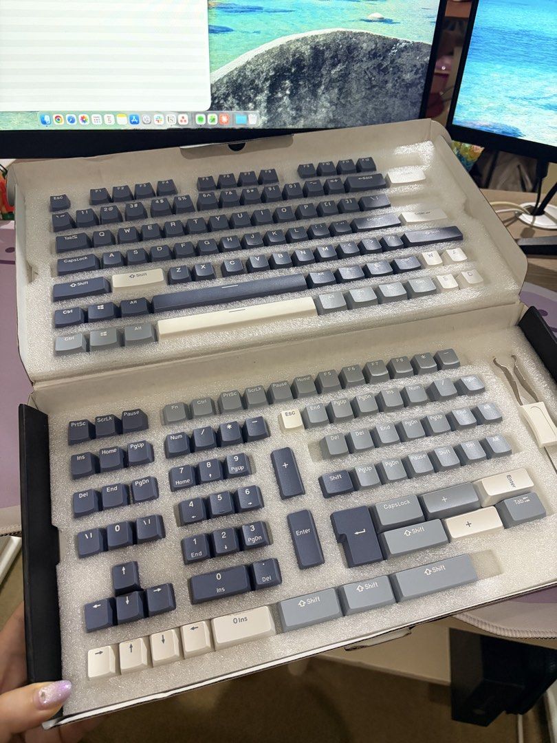 PBT Haze Blue Keycaps (170 Keys) (Category: Computer Keyboard) located in Mandaue City. Submitted by emilyvillareal (Listing ID 1468040668, Image 3). Description: PBT Keycaps (170 keys) for 61/64/68/71/75/82/84/87/96/98/100/104/108 layouts.