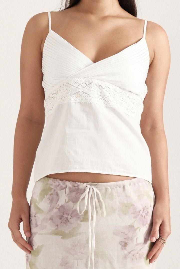 Phia The Label Anna Top in Small (Category: Sleeveless) located in Quezon City. Submitted by miffyslovedcloset (Listing ID 1468058920, Image 1). Description: Phia the Label Anna Top in Small Two way top Bought pre-order for: ₱1,800 + shipping fee Now only for: ₱1,500 price negotiable for serious buyers message for more photos tags: halohalo, araw the line, minimuni, miu the label, phia the label, isa the label, beyond collective, andante footwear