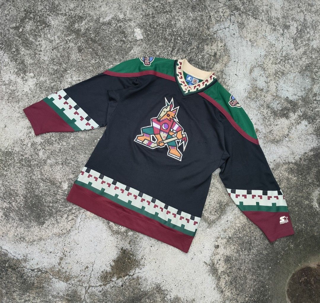 Phoenix Cayotes NHL Jersey (Category: Tshirts & Polo Shirts ) located in Midsayap. Submitted by rogeandrei29987 (Listing ID 1468030104, Image 1). Description: 📌 •M on tag •19.5x27.5 •9.5/10 cr •Scratch, Lints, Stain •Good Condi MOP: Gcash Courier✈️: Flash Express Unli vouch/Vc with item Loc: Parang, Maguindanao❤️.