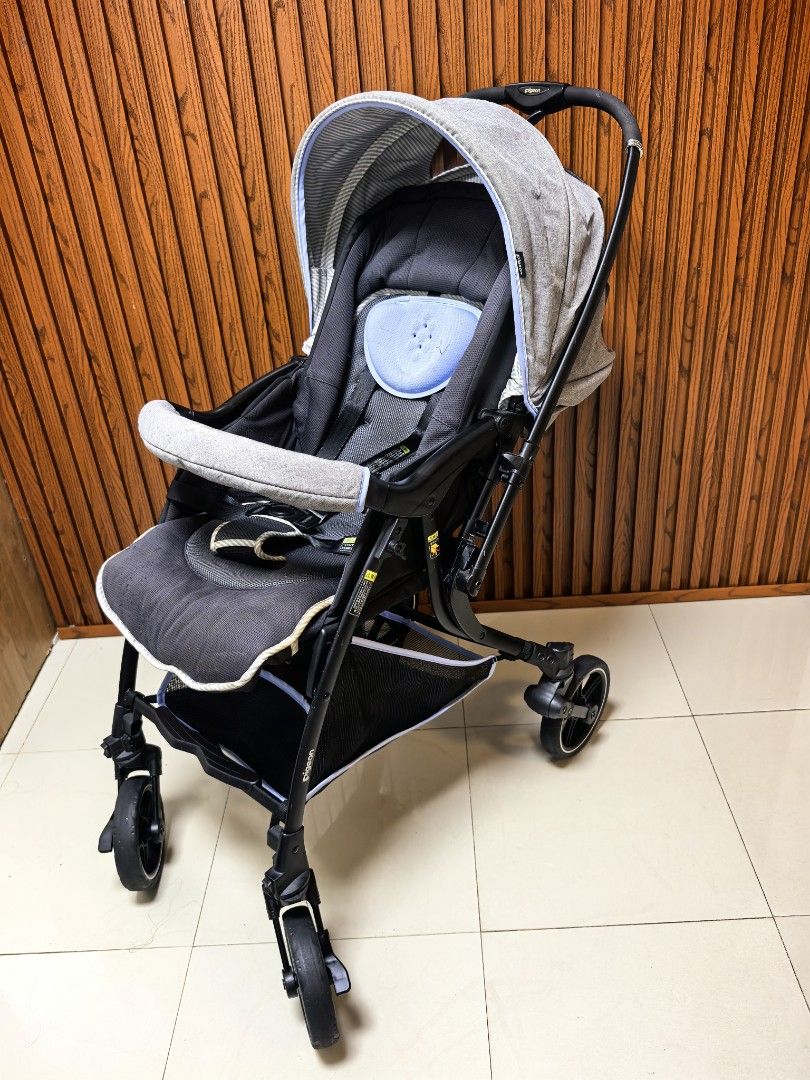 Pigeon runfee (Category: Strollers) located in Manila. Submitted by miradoming32070 (Listing ID 1467925422, Image 2). Description: Pigeon runfee ➡️ Newborn to toddler ➡️ Fully recline ➡️ Adjustable seat ➡️ High seat ➡️ Reversible handle ➡️ Lightweight ➡️ Compact fold Like new condition.