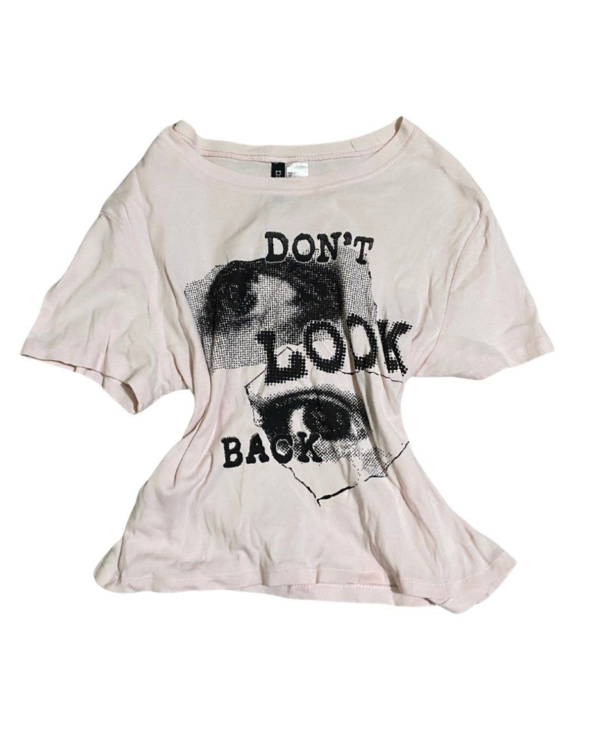 pink don’t look back soft grunge tee (Category: Shirts) located in Manila. Submitted by rainy.finds (Listing ID 1467936097, Image 1). Description: can fit s-l (l on tag) flaws: none w16 l19.5 m: 189 s: 239 g: 289 bid: +10 increment from grab price lock: 399 (au) eob is on oct. 15 (5pm).