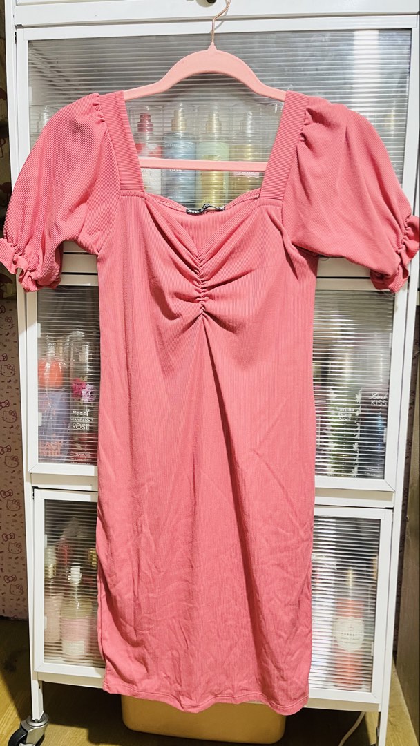 Pink Body-con Dress (Category: Dresses) located in Manila. Submitted by jinariii (Listing ID 1468027462, Image 3). Description: ▫️Like NEW ▫️Small to Medium size ▫️Stretchable ▫️Super cute in actual 💰MOP: BPI | Maribank | MAYA | GCash.