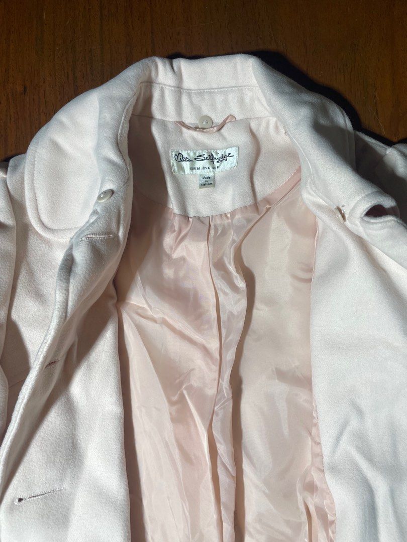 Pink winter coat Miss Selfridge (Category: Coats, Jackets and Outerwear) located in Paranaque City. Submitted by keshines (Listing ID 1467867354, Image 3). Description: Brand new is around ₱4000.