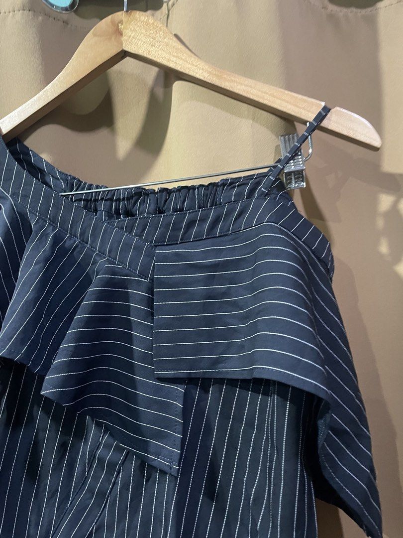 Pinstripe Off-Shoulder Ruffle Blouse Small (Category: Blouses) located in Quezon City. Submitted by smileclothingline (Listing ID 1467857587, Image 2). Description: 🚚Courier: J&T/Lalamove/Gogoexpress 📍Shipping fee depends on your location 💸Mode of Payment: BPI/Gcash/Paymaya ‼️Payment first, only then will ship the item.