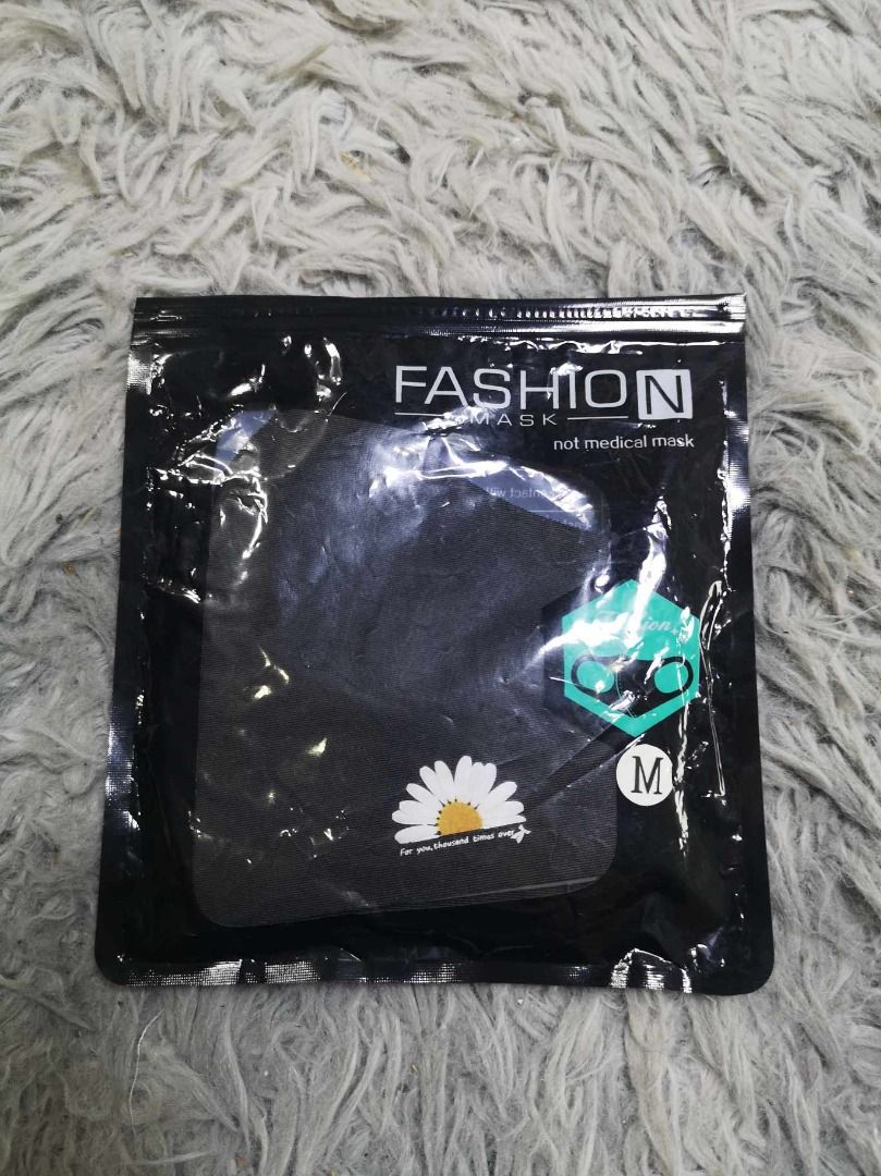 Plain Black Polyester Face Mask Set (Category: Face Masks & Face Shields) located in Santa Cruz. Submitted by jmy_surplus.2 (Listing ID 1467990888, Image 3). Description: Size ; L - 6 W- 8 Color ; Black Type ; Face Mask Brand ; No Brand Material ; Polyester Style ; Soft Black Washable Face Mask LG 116 JMY 3 Batch #225.