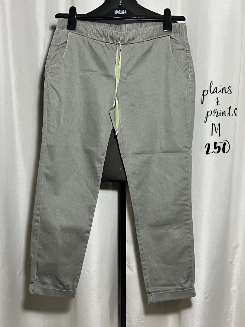 Plains & prints green pull on trousers (Category: Jeans) located in Las Pinas. Submitted by jilanah (Listing ID 1468012279, Image 1). Description: Elastic waistband Cuffed hems.