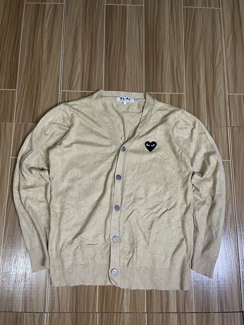Play Cardigan (Category: Luxury Apparel) located in Naga. Submitted by black-market00 (Listing ID 1468004689, Image 1). Description: Width 21 Lenght 26 No issue.