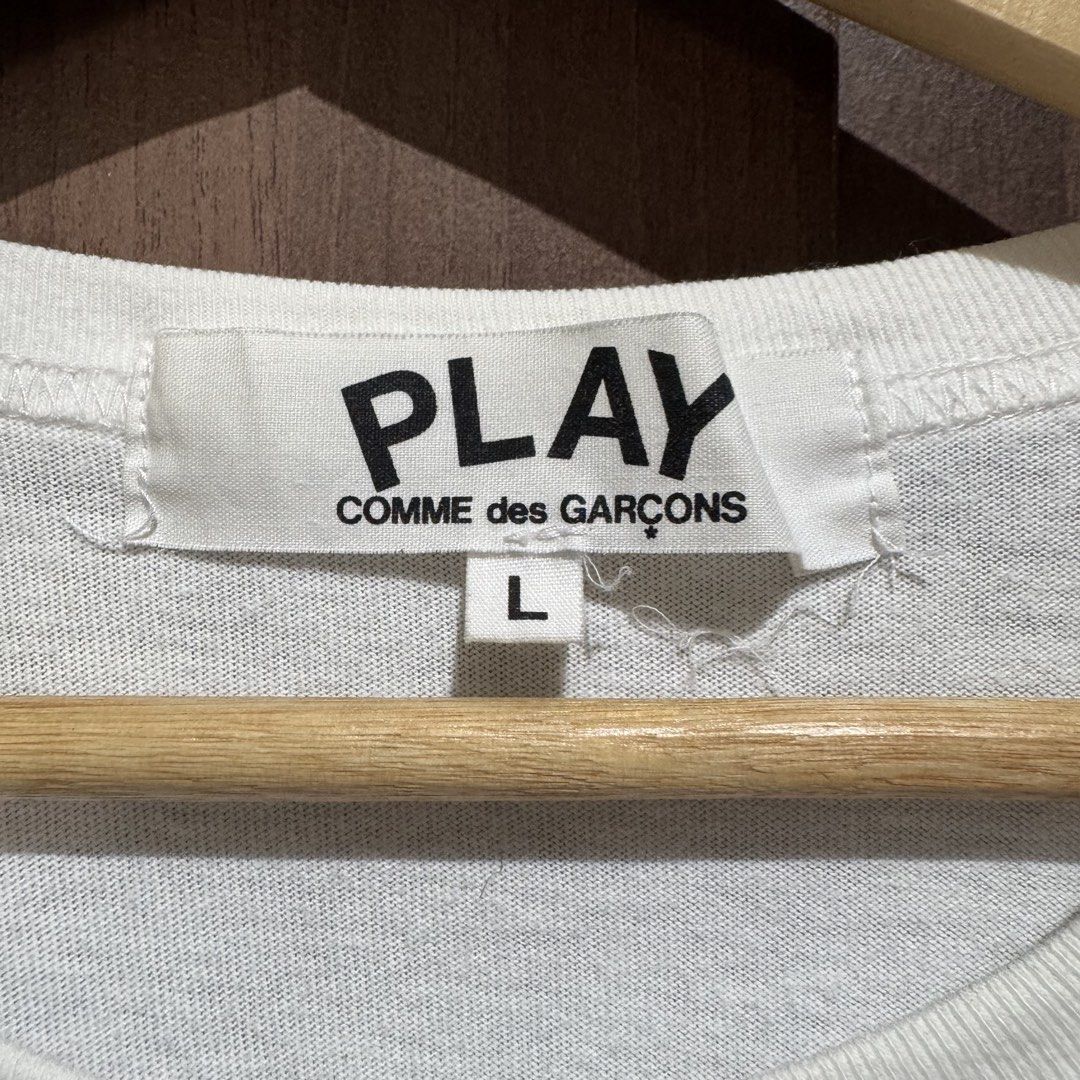 Play CDG Comme des garcons tshirt (Category: Shirts) located in Valenzuela. Submitted by shop.spark.joy (Listing ID 1468050591, Image 2). Description: .