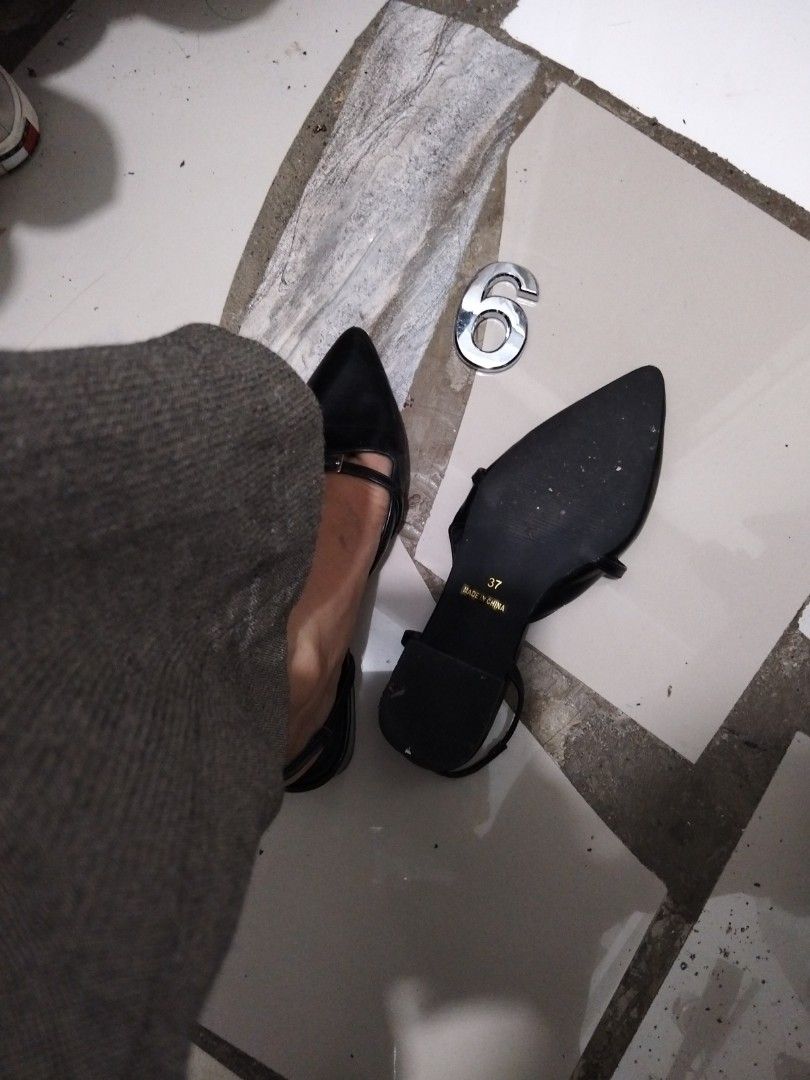 Pointed Shoes (Category: Sandals) located in El Salvador. Submitted by francheskaukayukay (Listing ID 1467855741, Image 3). Description: .