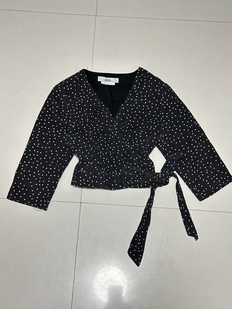 Polka Selftie Top (Category: Others Tops) located in Manila. Submitted by velaiyara (Listing ID 1467964016, Image 1). Description: xs-small cropped.